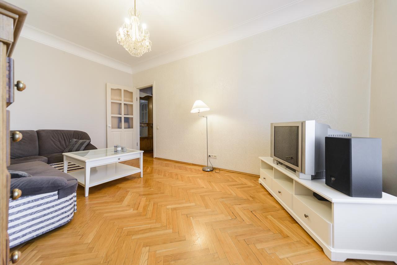 Apartment Near Olympic Stadium Kyiv Exterior foto